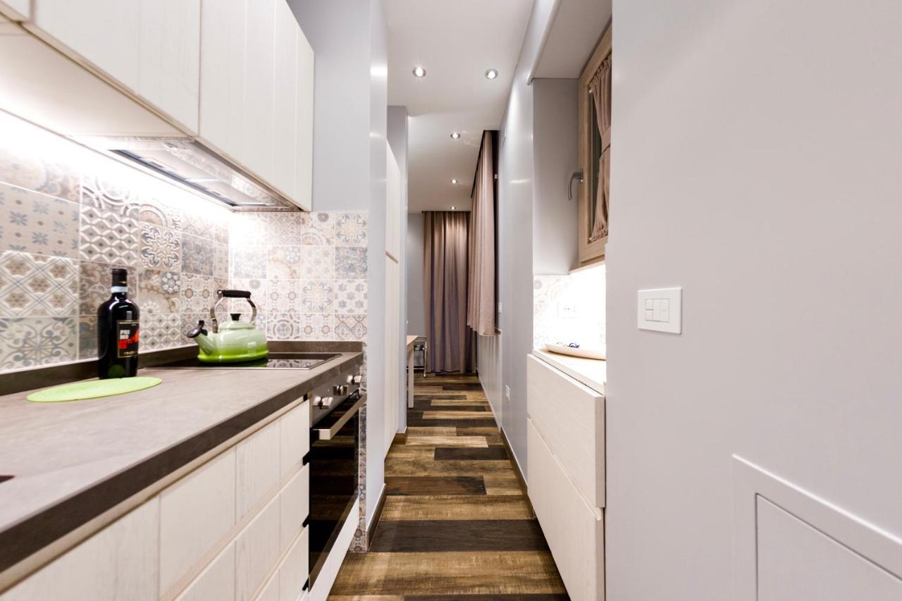 Oggi E Domani Apartment เนเปิลส์ ภายนอก รูปภาพ