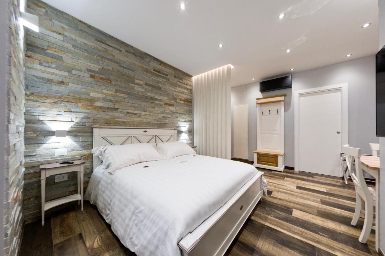 Oggi E Domani Apartment เนเปิลส์ ภายนอก รูปภาพ